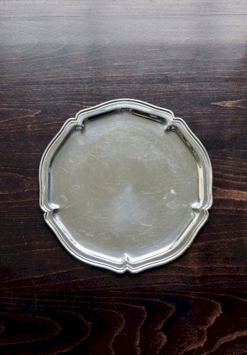 Plateau rond vintage en métal argenté brillant - Style bistrot