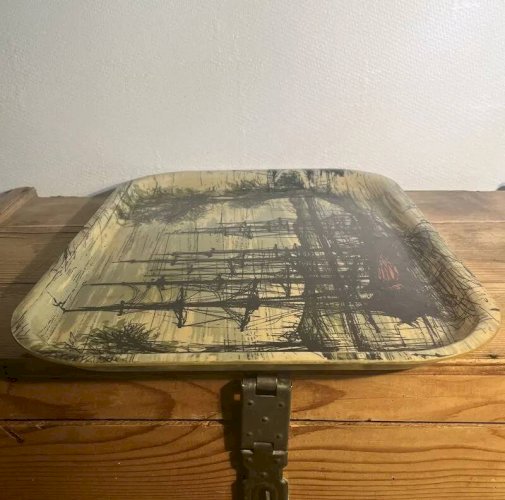 Plateau vintage en fibre de verre