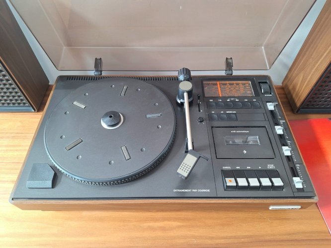 Platine vinyles vintage Hifivox et enceintes, radio cassettes