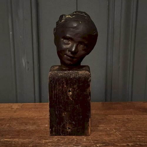 Plâtre datelier par Charles Filleul représentant un jeune garçon M3412