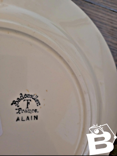 Plats Badonviller modèle Alain, plat oval et rond à fleurs bleues