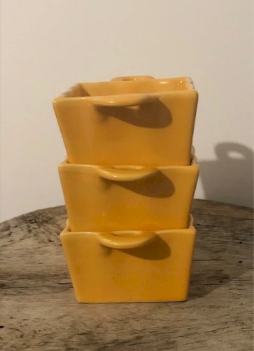 Plats individuels jaunes LBP Magnet