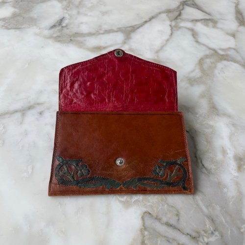 Pochette portefeuille en cuir rehaussé de fil d'argent XXe M3409