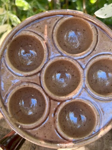 Poêlons marrons à escargots rétro vintage