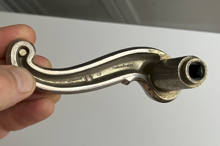 poignee de porte  bequille en metal  style louis XV rocaille marque Styldecor