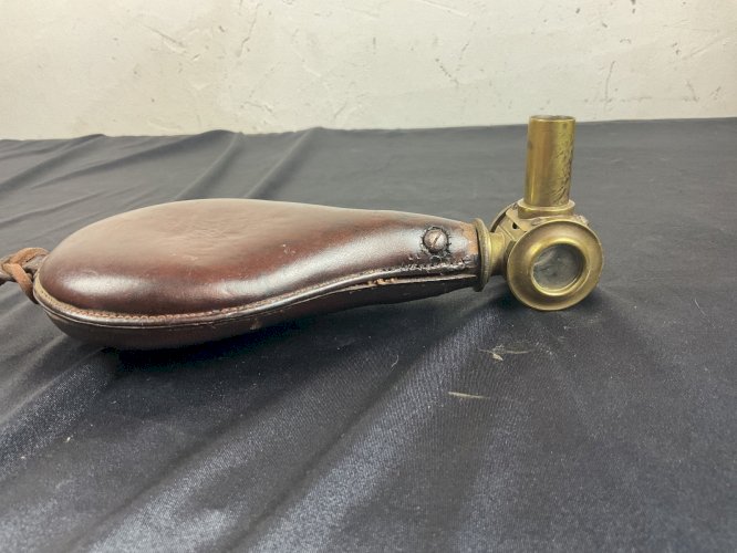 POIRE A POUDRE MILITAIRE XIXEME BOCHE PARIS