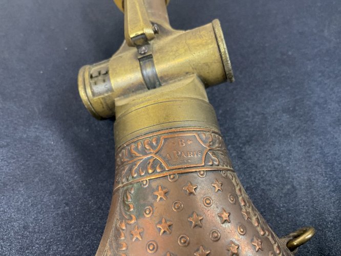 POIRE A POUDRE MILITAIRE XIXEME BOCHE PARIS