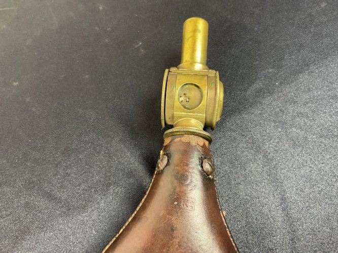 POIRE A POUDRE MILITAIRE XIXEME BOCHE PARIS