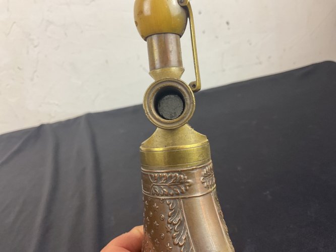 POIRE A POUDRE MILITAIRE XIXEME BOCHE PARIS