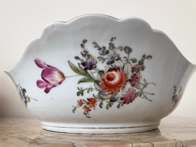 Porcelaine Allemande Peinte à La Main Avec Fleurs De Dresde Helena Wolfsohn