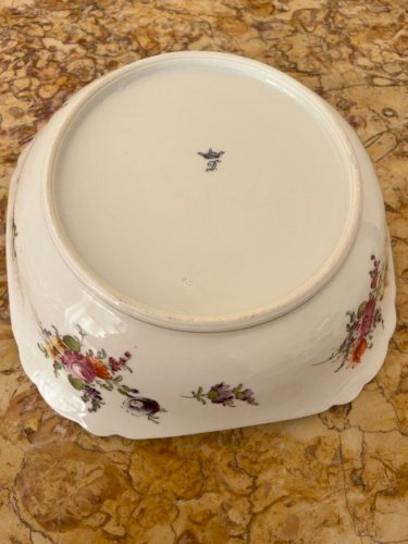 Porcelaine Allemande Peinte à La Main Avec Fleurs De Dresde Helena Wolfsohn