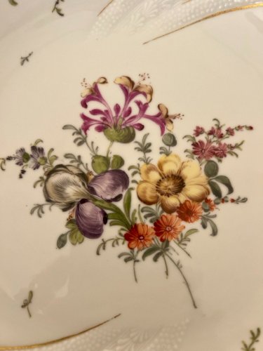 Porcelaine Allemande Peinte à La Main Avec Fleurs De Dresde Helena Wolfsohn