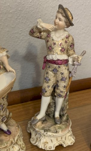 Porcelaine de Volkstedt Sitzendorf Germany XIXe superbe paire de statuettes