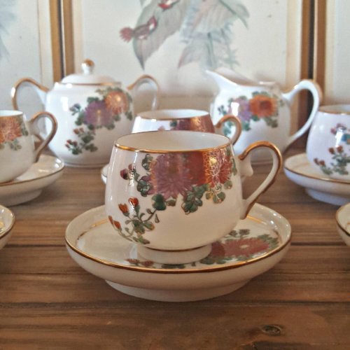 Porcelaine fine de Soko Japon, service à thé floral (tasses sucrier pot)