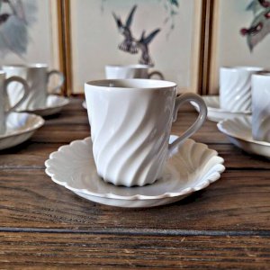 Porcelaine Haviland Torse Blanc, 12 tasses et accessoires. Limoges