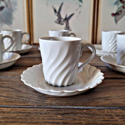 Porcelaine Haviland Torse Blanc, 12 tasses et accessoires. Limoges