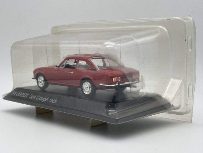  Peugeot 504 Coupé (1969) 1/43 Norev