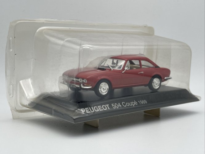  Peugeot 504 Coupé (1969) 1/43 Norev