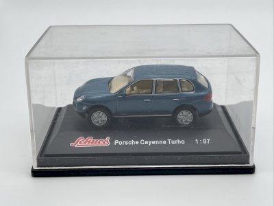 Porsche Cayenne Turbo 1/87 Schuco