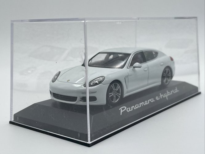 Porsche Panamera e-hybrid (2013) Blanc 1/43 Minichamps