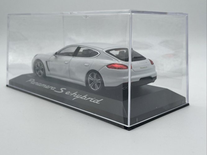 Porsche Panamera S e-hybrid (2013) 1/43 Minichamps