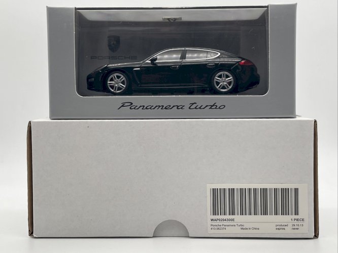 Porsche Panamera Turbo (2014)  Noir  1/43 Minichamps