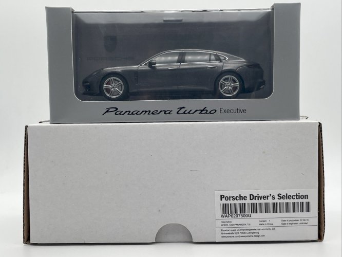  Porsche Panamera Turbo Exécutive 1/43 Herpa
