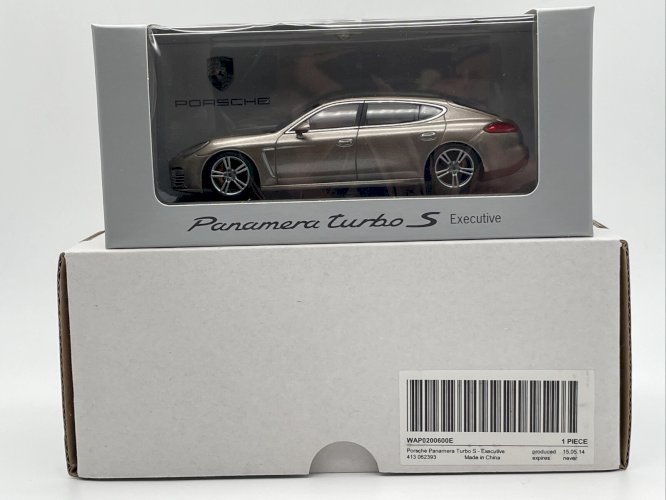 Porsche Panamera Turbo S Exécutive Or 1/43 Minichamps