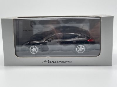  Porsche Panamera V6 (2014) 1/43 Minichamps