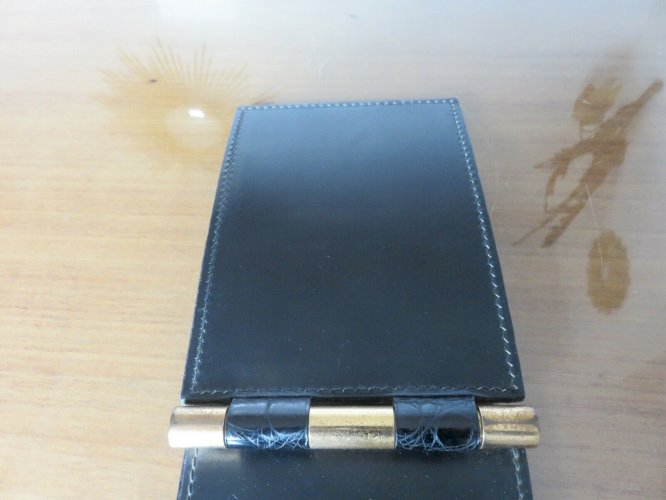 PORTE BLOC NOTES JACQUES ADNET EN CROCODILE NOIR PIQUE SELLIER ET LAITON 1940-50