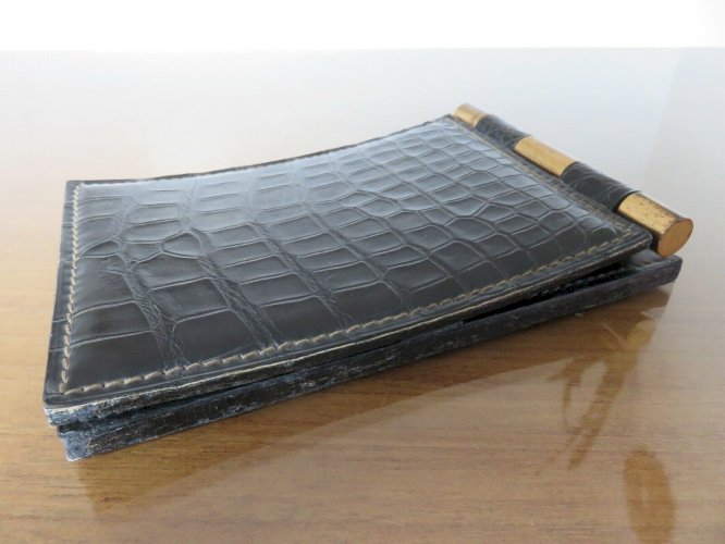 PORTE BLOC NOTES JACQUES ADNET EN CROCODILE NOIR PIQUE SELLIER ET LAITON 1940-50