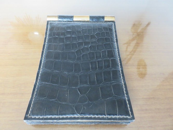 PORTE BLOC NOTES JACQUES ADNET EN CROCODILE NOIR PIQUE SELLIER ET LAITON 1940-50