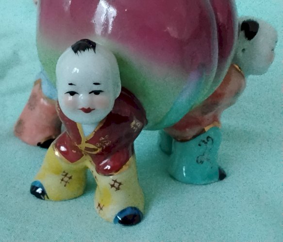 Porte-bonheur porcelaine asiatique