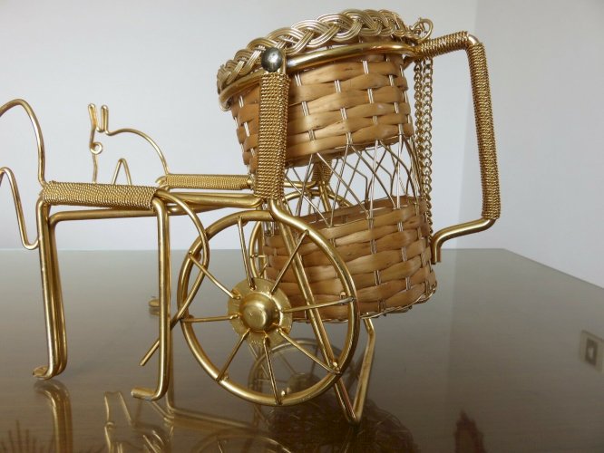 PORTE BOUTEILLE METAL DORE ET ROTIN ANNEES 50 60 VINTAGE