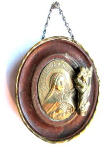 Porte-buis laiton, médaillon acajou style Napoléon III Sainte Thérèse de Lisieux