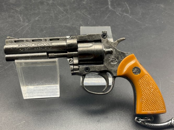 Porte clé  Revolver colt python 357 magnum a pétard