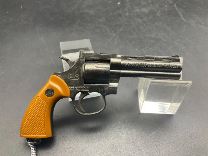 Porte clé  Revolver colt python 357 magnum a pétard