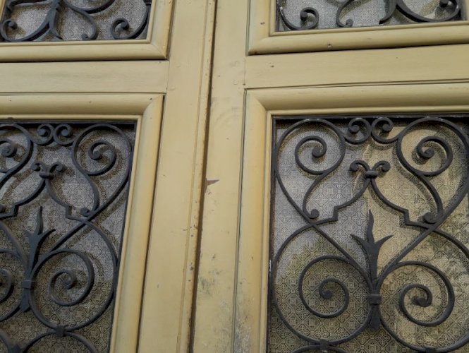 Porte d'entrée cintrée double XIX° chêne grilles et verres ancienne