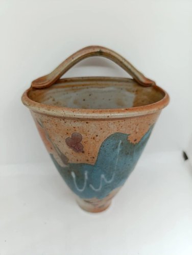 porte fleur murale en gres dans le gout de la borne signature a determiner en bon etat