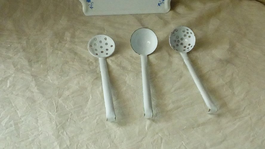 PORTE LOUCHE USTENSILES ÉCUMOIRE EN TOLE ÉMAILLÉE DINETTE POUPEE JOUET**