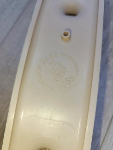 porte manteau a 3 points vintage marque Uni en bon etat