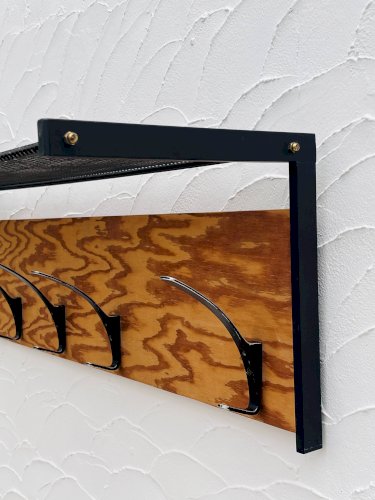 Porte-manteau et chapeau vintage