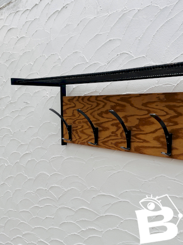 Porte-manteau et chapeau vintage