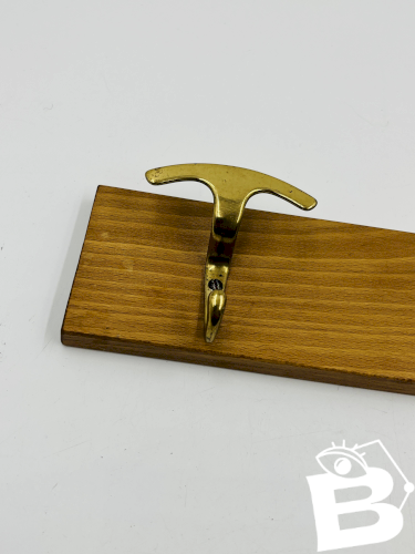 Porte manteau mural design laiton et bois vintage