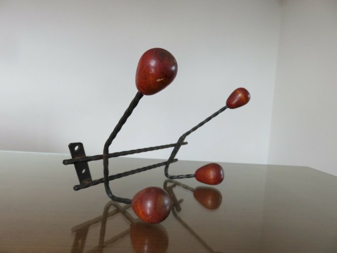 PORTE MANTEAU MURAL SCANDINAVE FER FORGE NOIR BOULES BOIS 4 PATERES 1960 VINTAGE