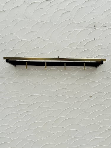 Porte manteau mural vintage bois et laiton années 70
