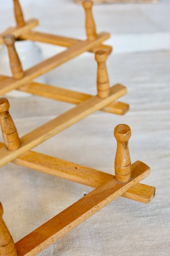 Porte manteau mural vintage en bois de pin rétractable