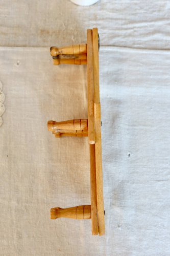 Porte manteau mural vintage en bois de pin rétractable