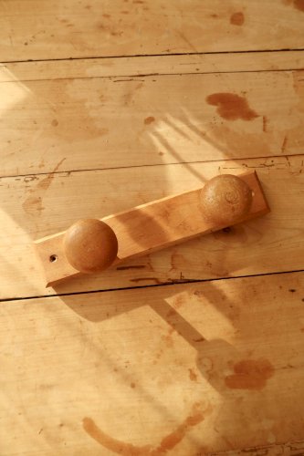 Porte manteau mural vintage en pin 2 crochets