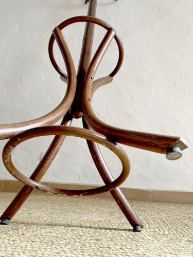 Porte manteau perroquet en bois courbé